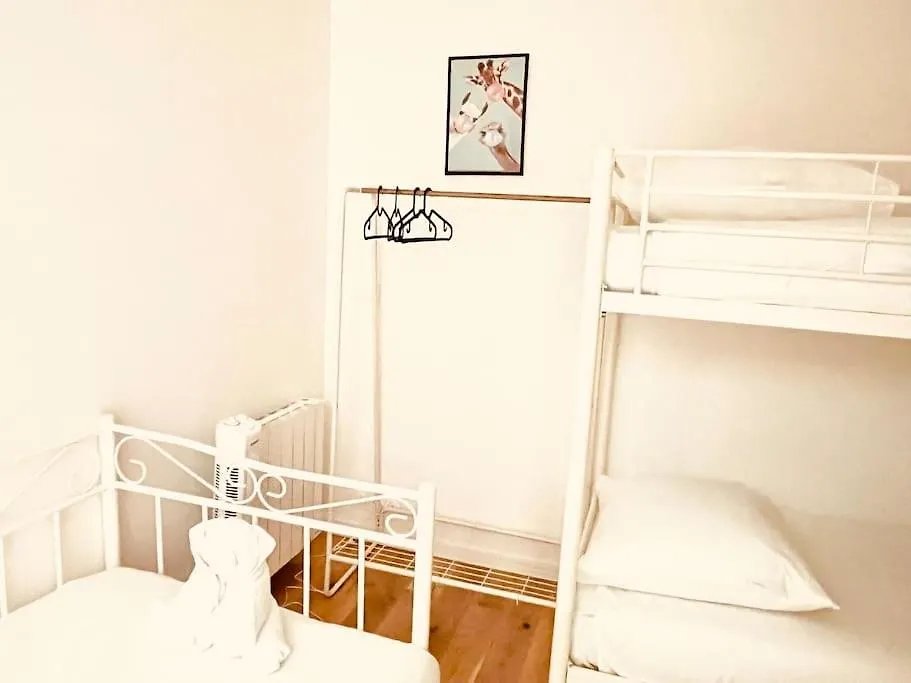 Stylish Loft Paris 17- 3 Bdrs - 2 Bathrs - 7 Pers Lägenhet