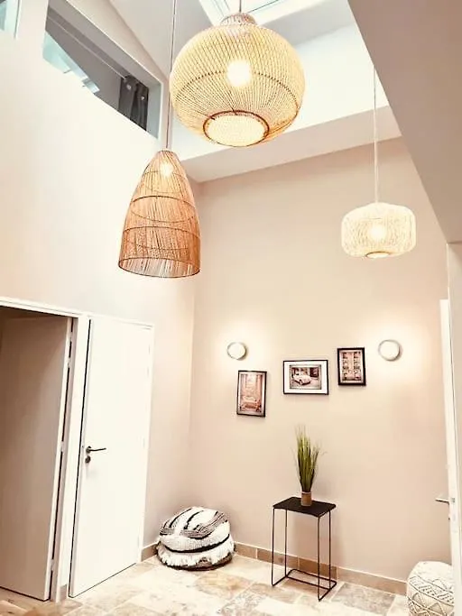 Stylish Loft Paris 17- 3 Bdrs - 2 Bathrs - 7 Pers Lägenhet