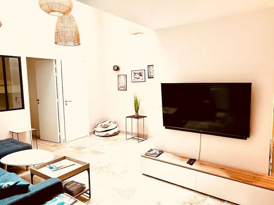 Stylish Loft Paris 17- 3 Bdrs - 2 Bathrs - 7 Pers Lägenhet