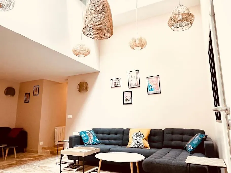 Stylish Loft Paris 17- 3 Bdrs - 2 Bathrs - 7 Pers Lägenhet