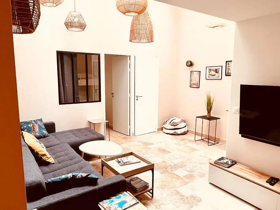 Stylish Loft Paris 17- 3 Bdrs - 2 Bathrs - 7 Pers Apartment