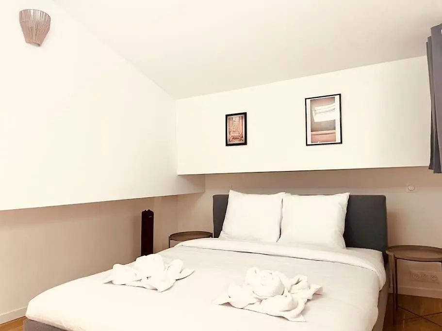 Stylish Loft Paris 17- 3 Bdrs - 2 Bathrs - 7 Pers Apartment 0*,
